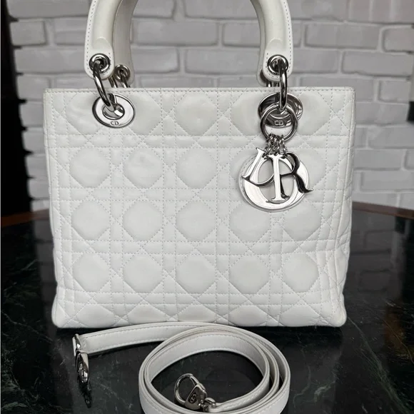 Christian Dior Cannage Lady Dior - Picture 3 of 17